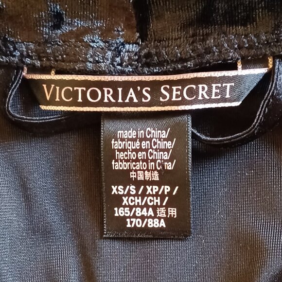 LIKE NEW! Victoria's Secret Black Crushed Velvet Open Front Robe Size XS/S - Picture 7 of 8